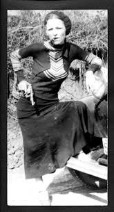 Bonnie Parker 23 Bank Robber Killed In Police Ambush 1934 Bonnie Parker Bonnie N Clyde Bonnie And Clyde Photos