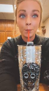 Jenna Tuttle (@jennalaine87)