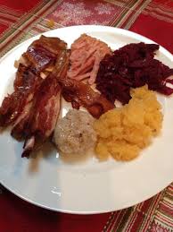 Demand is such that an online service has been created: Traditional Norwegian Christmas Eve Dinner Pinnekjott Ham Kumla Rodkal And Mashed Swede Made For My Norwegian Bf Maaltijden Scandinavie