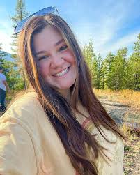 Carly McBride! (@carlymcbridee) • Instagram photos and videos