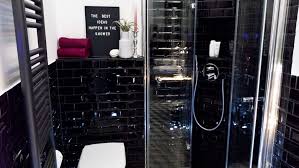 Die atmosphäre im badezimmer geht verloren, sind die kacheln stark zerkratzt oder altmodisch. Fliesen Im Badezimmer Ratgeber Mit Tipps Beispielen Und Ideen Banovo