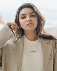 RHIANNA. (@rhiannamanani) • Instagram photos and videos