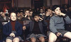 Para cascio, que hoy tiene dos años más de los que tenía tornatore cuando lo escogió para el papel de totò, cinema paradiso moldeó en más de una manera su vida. Salvatore Cascio Cinema Paradiso Is About The Power Of Dreams Cinema Paradiso Cinema The Best Films