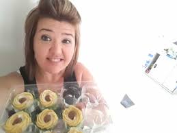 Happy belated birthday to Brandabots, Magda and Chantal. 😄 We hope your  day was filled with spoils and much happiness.