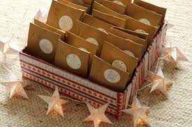 Einige sind super aufwändig und beinahe prunkvoll, andere eher einfach gehalten. Mamablog Diy Adventskalender Schnell Und Einfach Selber Machen Adventkalender Adventskalender Basteln Adventskalender Selber Basteln