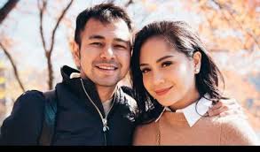 Artis yang sering membintangi ftv ini menambah daftar panjang pacar aa' dalam biodata raffi ahmad lengkap ini. Unggah Foto Test Pack Raffi Ahmad Minta Doa Untuk Nagita Slavina