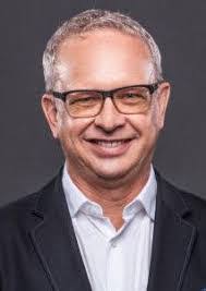 Janice Moeller's Instagram, Twitter & Facebook