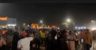 At 1:00 a.m. in Burkina Faso, citizens have awakened and rushed to the  Presidential Palace to protect Captain Traoré from imperial agents  attempting to overthrow him., Forget African solidarity; if ...