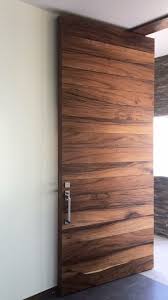 Puso una puerta de seguridad en su casa; Puerta En Parota Modelos De Puertas Puertas Interiores De Madera Puertas De Entrada De Madera