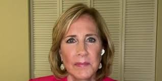 Lisa Fife's Instagram, Twitter & Facebook