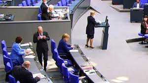 Er trug auf dem weg zum rednerpult keine maske und wurde dafür von wolfgang schäuble ermahnt. Keine Maske Scholz Kassiert Klare Ansage Von Schauble Im Bundestag