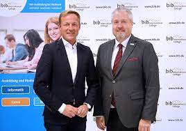 Daniel Sieveke Besucht Das Bib In Paderborn Bib