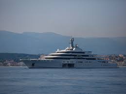 Elizabeth warren on her wealth tax plan amid reports that jeff bezos is building a $500 million superyacht. So Sieht Die Millionen Yacht Aus Auf Der Jeff Bezos Und Obama Feierten Business Insider