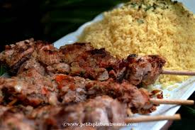 Bouillon, semoule, viandes servis séparément: Brochettes D Agneau Au Cumin Petits Plats Entre Amis