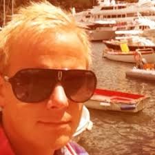 Michael Åke (@MickeAke)