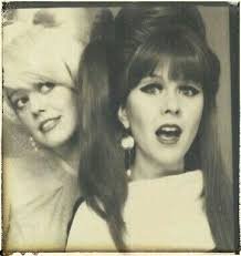 B 52 S Cindy Wilson Kate Pierson Circa Early 1980 S Vintage Photo Booths Photo Booth People Photography