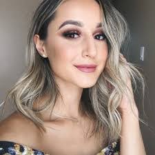 Julia Perri's Instagram, Twitter & Facebook