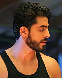 Debate about a character's anatomy in an image