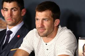 Weidman round 1, rockhold round 2, weidman was winning round 3 until the stupid kick. Luke Rockhold Says Khabib Nurmagomedov Wants To Coach Him For Ufc Return