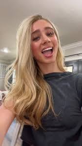 Brooke Kellogg's Instagram, Twitter & Facebook