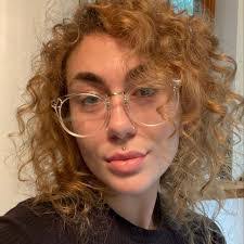 Gillian Elizabeth's Instagram, Twitter & Facebook