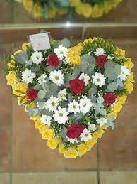 Pin On Daisy Chain Funeral Flowers