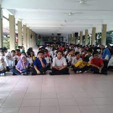 Sekolah menengah kebangsaan seri hartamas (seri hartamas national secondary school) perguruan tinggi: Sk Sri Hartamas Damansara Heights Taman Sri Hartamas 50480 Kuala Lumpur