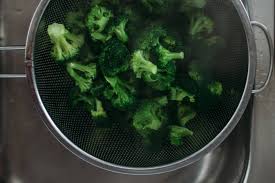 Brokkoli Schonend Zubereiten Dampfen Dunsten Sevencooks In 2020 Brokkoli Dunsten Brokkoli Gesundheit