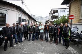 Se cauta urgent pentru maine dimineata donatori de sange pentru spirea radu orice grupa doar sa se specifice numele lui.donarea se poate face in bucuresti la spitalul de urgenta floreasca se va mentiona ca se doneaza pentru spirea radu care este internat la spitalul de urgente floreasca. Bucuresti Campanie Donare Sange Romania Are Sange De Rocker Inquam Photos
