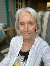 Are your lips one of your insecurities? Dark lips is a No! No! Ghurl! We  have to fix that and make it look kissable 😍🫦 Lip color correction only  p3000/session Lip color