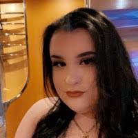 Caitlyn Fox's Instagram, Twitter & Facebook