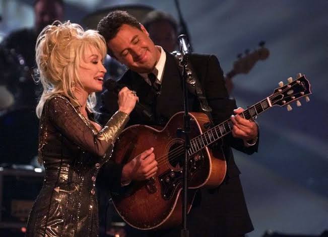 Just days after Dolly Parton's passing, Vince Gill delivered an emotional  rendition of “I Will Always Love You” in honor of his friend. The song held  special meaning for Vince and Dolly,
