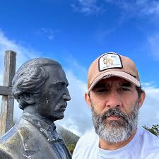 Otro ascenso a nuestra montaña más alta y bien avanzados en darle forma a  un proyecto sobre el Pico Duarte, su gente, sus paisajes y diversas rutas.  Este año subí por Azua,