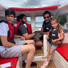 After which, he married shaniera thompson from australia in a private ceremony on 12 august 2013. Wasim Akram Enjoying Vacations With His Wife Shaniera In Australia Reviewit Pk