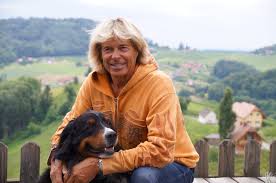 Feb 15, 2021 · 25.03.2021 mal was positives in diesen zeiten österreichs hundefreundlichstes hotel liegt im zillertal das österreichische urlaubsportal www.hundehotel.info, das knapp 700 hundefreundliche unterkünfte aus zehn europäischen ländern listet, hat zum zweiten mal die 50 beliebtesten hotels für urlaube mit dem hund mit dem hundehotel.info award ausgezeichnet. Filmproduktion Mit Hansi Hinterseer In Der Sudsteiermark Leibnitz