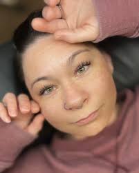 Bikini ready for the new year! Yes please! Anna is giving away a Brazilian  + inner thigh wax. To enter: 🎁 follow @kikibeautybar 🎁 like and share  post 🎁 tag 2 friends