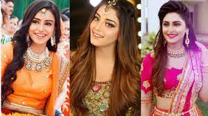 Hairstyle With Lehenga Wedding Hairstyle With Lehenga Choli Hairstyle With Lehenga Low Buns Open Hairstyles Lehenga Hairstyles Indian Hairstyles
