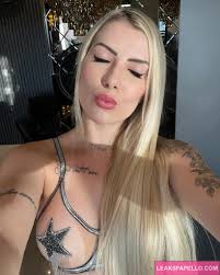 😍 Loira Feet: Blonde Brazilian Slut With The HOTTEST Foot Fetish Content  OnlyFans Leaks