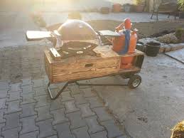 Grillwagen Aus Einer Sackkarre Fur Ein Stemmgerat Holzkiste Passend Gebaut Und Mit Schnell Losbaren Schrauben Darauf Befestigt Holzkisten Holz Selber Bauen