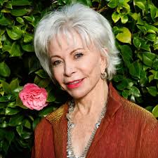 Ahora cuando ya le he dado la vuelta al dolor varias veces y puedo leer mi  destino como un mapa lleno de errores, cuando no tengo lastima de mi mismo  y soy