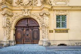 Unser leitbild gibt unserem geschäftsmodell eine klare ausrichtung. Deutsche Bank Logo In Nurnberg Deutschland Die Deutsche Bank Ag Ist Eine Deutsche Weltweiten Banken Und Finanzdienstleistungsgesellschaft Mit Sitz In Frankfurt Lizenzfreie Fotos Bilder Und Stock Fotografie Image 65925875