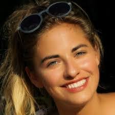 Lorena Barnes's Instagram, Twitter & Facebook