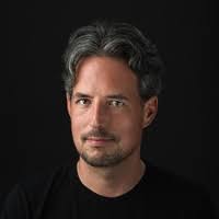 PDF) Stuart Hall in politična ekonomija komuniciranja : nelagoden odnos