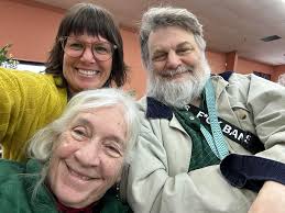 My hubby and I tried a community cafe called @Dee caf Community cafe in  Tilehurst. Highly recommend them. Really nice cappuccino @£ 2.80 and  amazing muffins . We love supporting community projects.