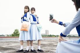 dasada on instagram もうすぐdasadaのお時間です 24時59分 第8話 思惑 dasadaが流行りだす 佐々木久美 富田鈴花 佐々木美玲 カメラマン 第8話シーン未公開写真 日向坂46 青春の馬 ナゼー 写真 エンタメ セレブ