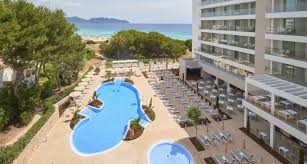 As one of europe's oldest cities, it has the feel of an urban island, marked almost entirely by beaches and ultramarine harbors dotted with fishing boats. Hotel Bahia Cala Millor Majorca Hipotels