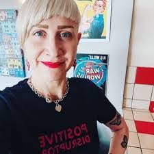 Wallace Looney's Instagram, Twitter & Facebook