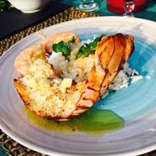 Queues De Langoustes Roties Sauce A L Ail Et Au Citron En 2020 Recette Langouste Langouste Recettes De Cuisine