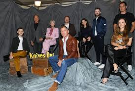 Daniel craig, chris evans, ana de armas, jamie lee curtis, toni collette, don johnson, michael shannon, lakeith sta. Knives Out 2 All The Actors Joining Daniel Craig For The Sequel