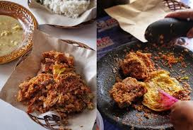 1/2 kg ayam fillet⁣ 150 gr tepung terigu⁣ 1 sdt bubuk paprika⁣ 1 sdm bawang putih bubuk⁣ 1 sdt garam⁣ 1 sdt lada ⁣ 1sdt kaldu bubuk⁣ 2 butir telur⁣ 150 ml susu⁣ minyak untuk menggoreng⁣ toping:⁣ keju mozarela⁣ daging asap/sosis⁣ paprika merah, kuning dan hijau⁣ cara membuat: Resep Dan Cara Membuat Ayam Geprek Dengan Sambal Matah Khas Bali Yang Praktis Dan Mudah Dijamin Anti Gagal Berita Diy